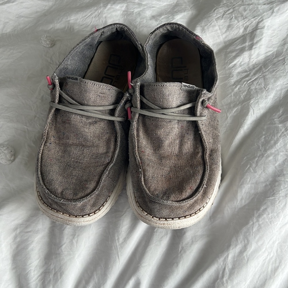 Hey dudes Wendy wmns size 10 grey and pink detail